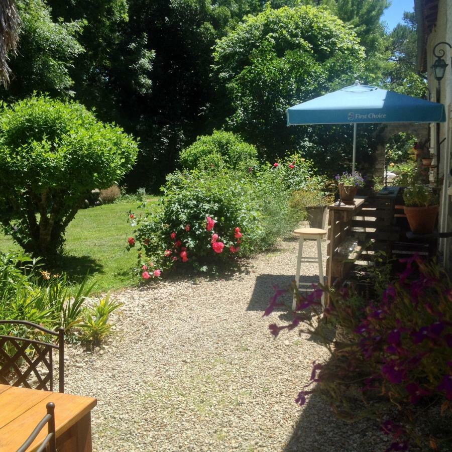 Chérac Gite Du Calme 3 Star Bed & Breakfast Cognac المظهر الخارجي الصورة